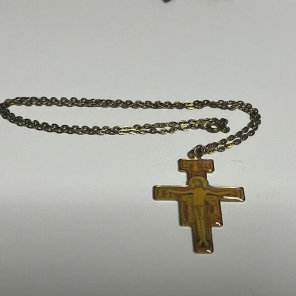 VTG Crucifix Religious Jesus on Cross Pendant Necklace w/19.5" Gold Tone Chain - Picture 2 of 13